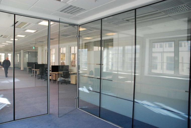 Stiklinės pertvaros