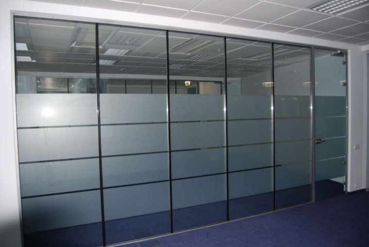 Stiklinės pertvaros